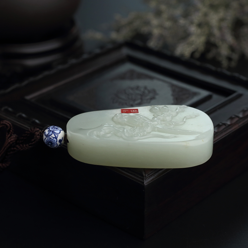 新疆和田玉喜上眉梢吊坠-红掌柜