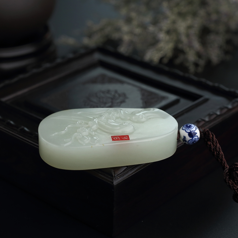 天然新疆和田玉喜上眉梢吊坠-红掌柜