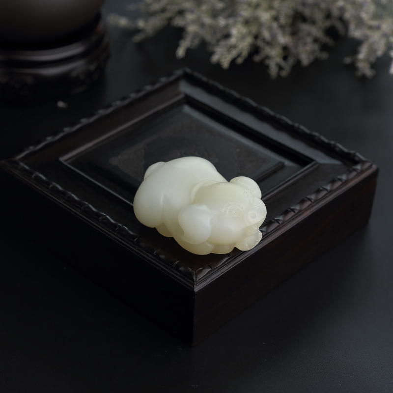 和田玉吊坠-红掌柜