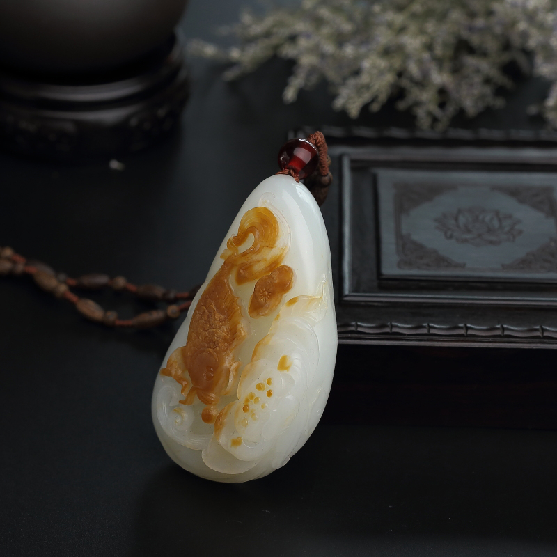 和田玉吊坠-红掌柜