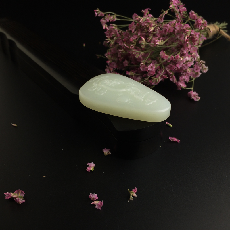 天然和田玉吊坠 - 红掌柜