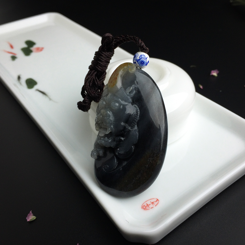 新疆和田青花玉貔貅吊坠-红掌柜