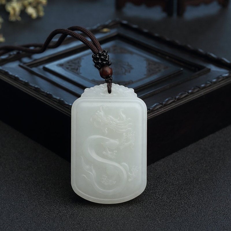 新疆天然和田玉龙牌吊坠 - 红掌柜