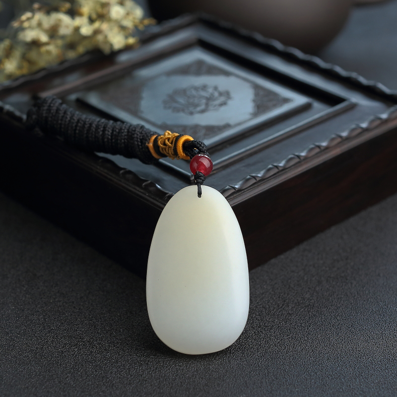 新疆天然和田玉随形吊坠 - 红掌柜
