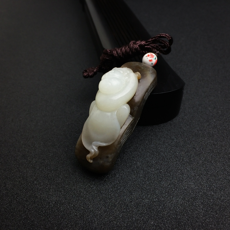 俄罗斯和田玉招财童子吊坠-红掌柜