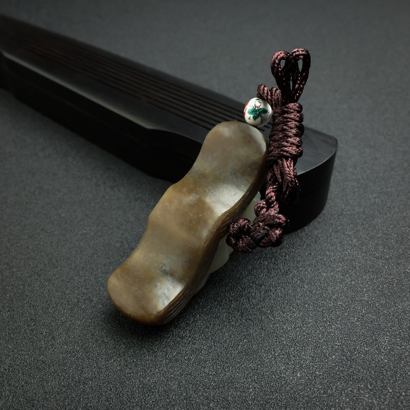 俄罗斯天然和田玉吊坠-红掌柜