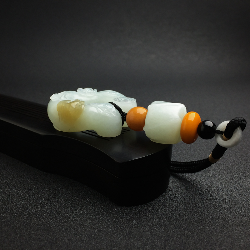 新疆天然和田玉喜上眉梢吊坠-红掌柜