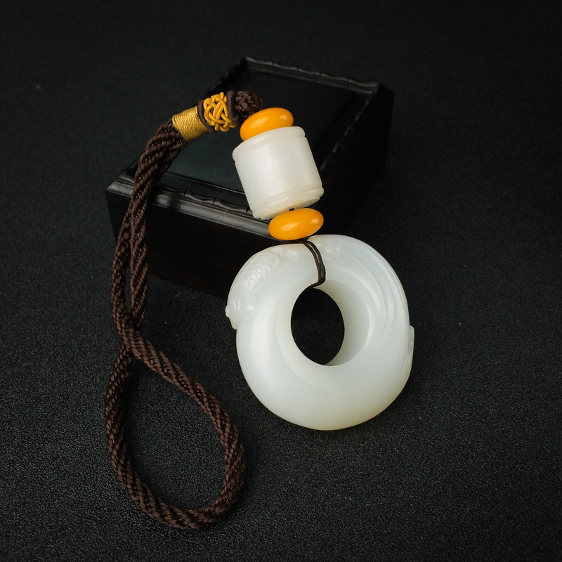 天然和田羊脂玉连年有余扳指 - 红掌柜