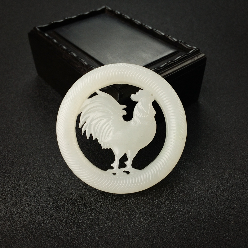 新疆天然和田玉镂雕生肖鸡吊坠 - 红掌柜