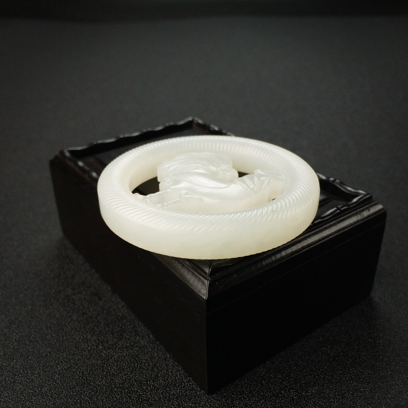 新疆和田玉镂雕生肖鸡吊坠 - 红掌柜