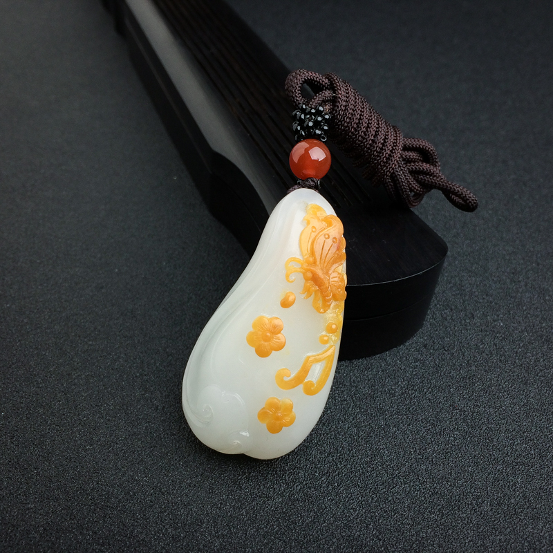 和田玉蝶恋花吊坠 - 红掌柜