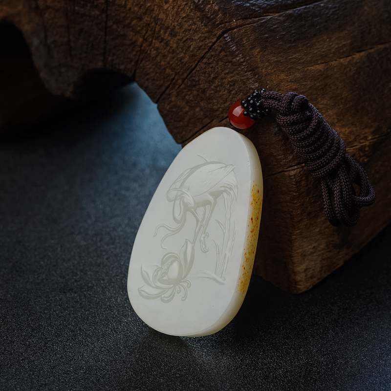 天然和田玉一鹭莲升吊坠 - 红掌柜