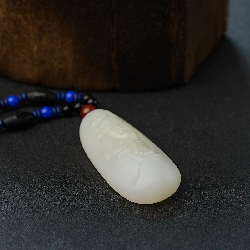 和田玉观音牌吊坠-红掌柜