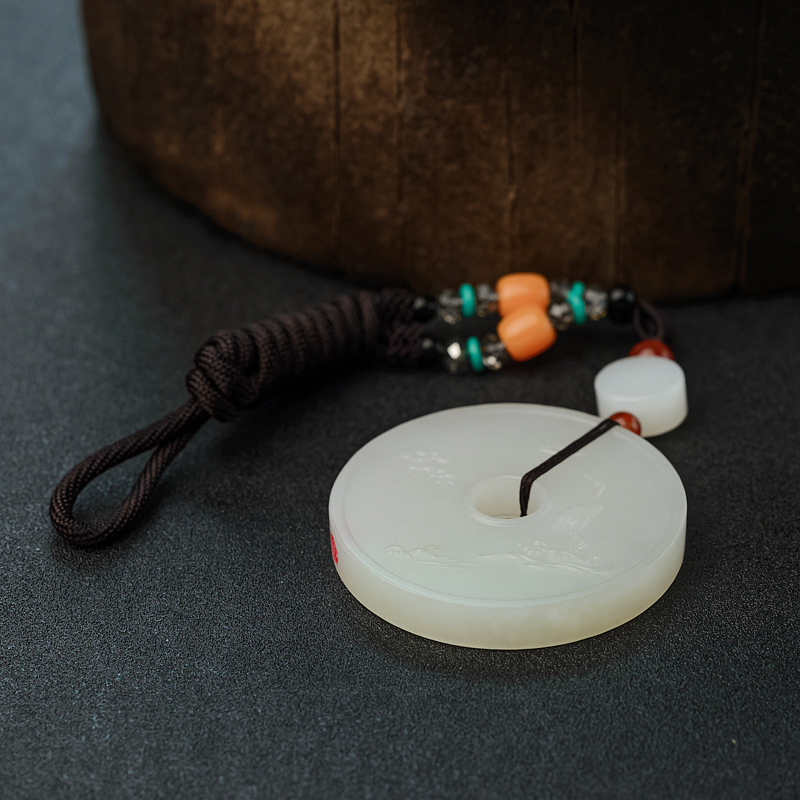 和田玉松鹤延年吊坠 - 红掌柜