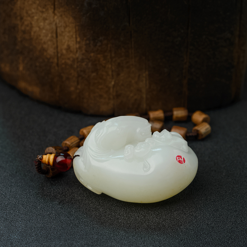 天然和田玉马上封侯吊坠 - 红掌柜