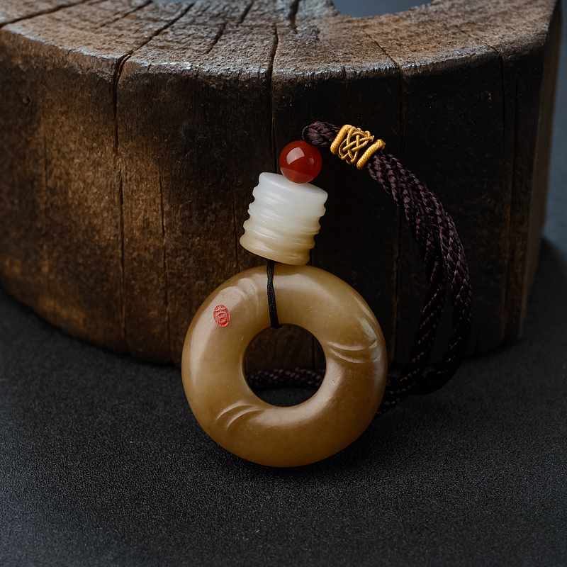 新疆天然和田玉吊坠 - 红掌柜