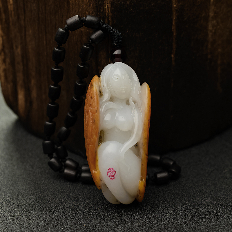 新疆天然俏色和田玉天使吊坠 - 红掌柜