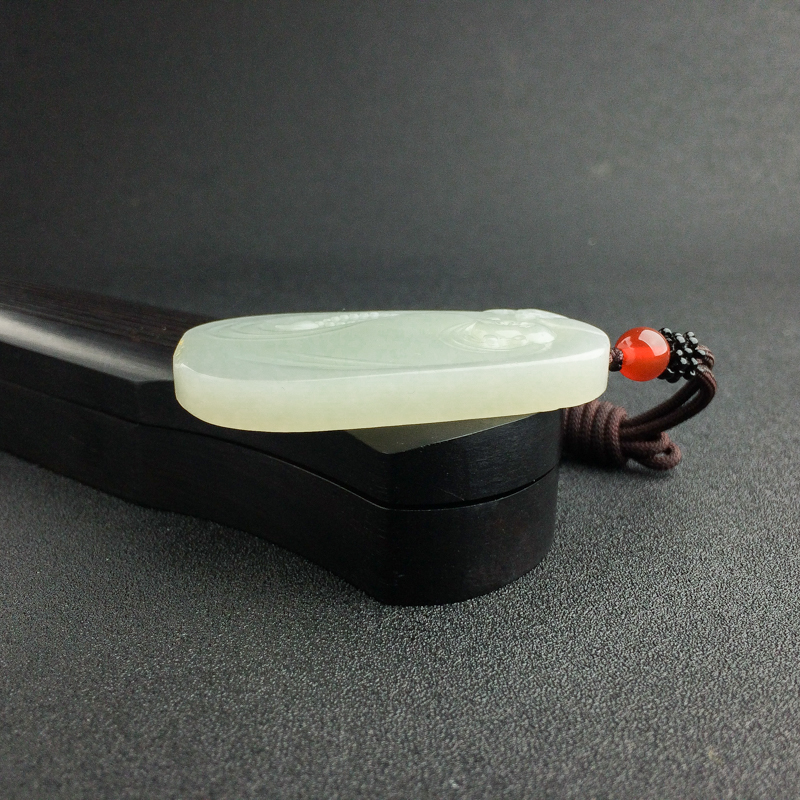 天然山料和田青白玉福在眼前吊坠 - 红掌柜