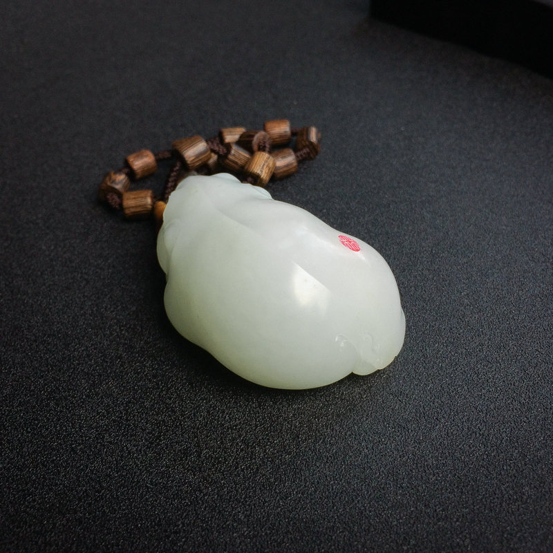 天然白玉金蟾手把件-红掌柜