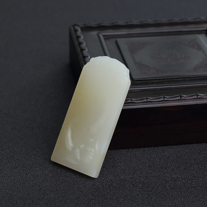 和田玉山料连年有余吊坠 - 红掌柜