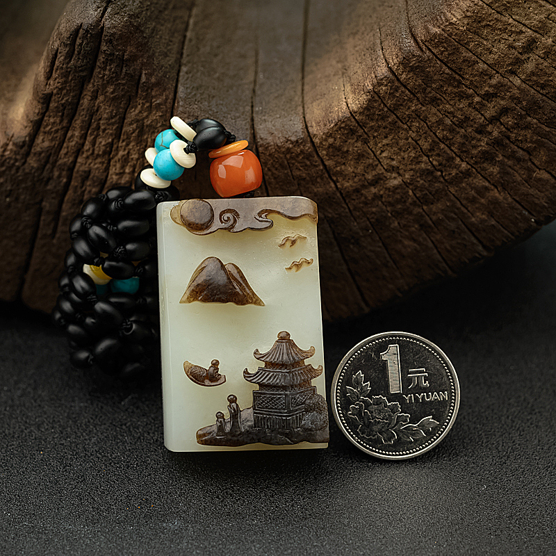 俏色和田玉山料吊坠 - 红掌柜