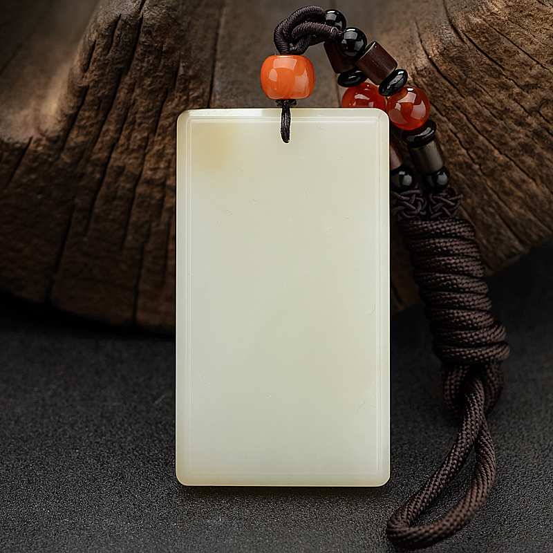 俏色和田玉山料吊坠 - 红掌柜