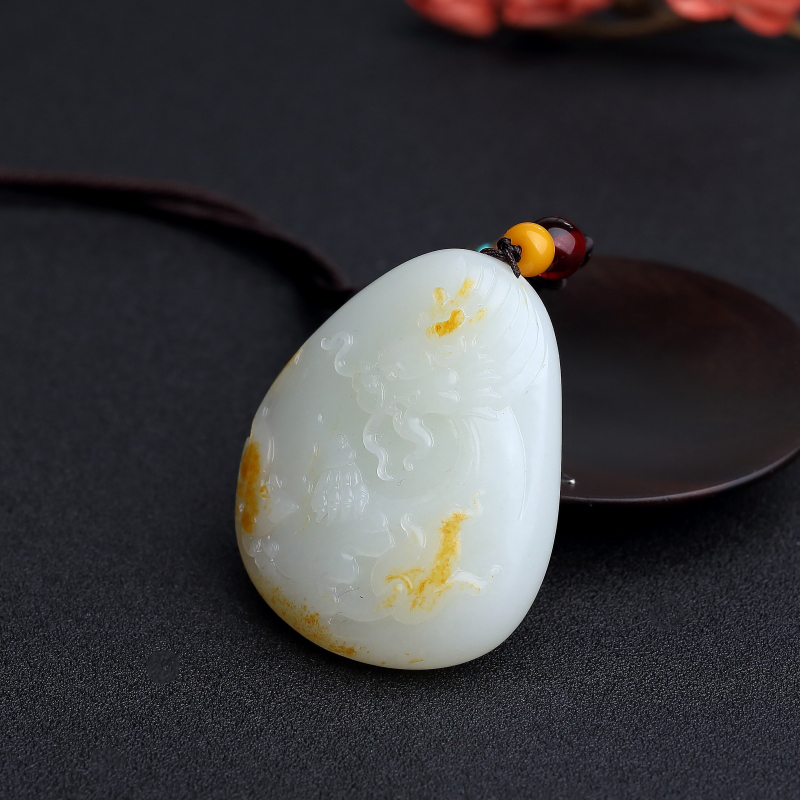 山料俏色和田玉龙吊坠-红掌柜