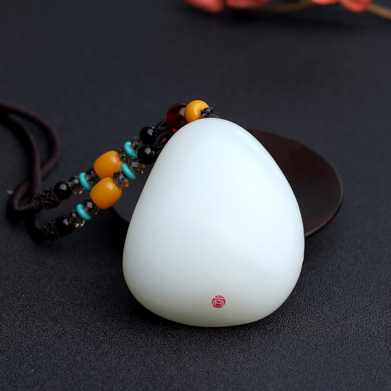 新疆山料俏色和田玉龙吊坠-红掌柜