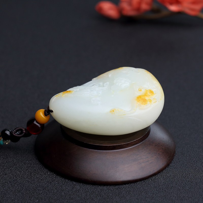 新疆天然俏色和田玉龙吊坠-红掌柜