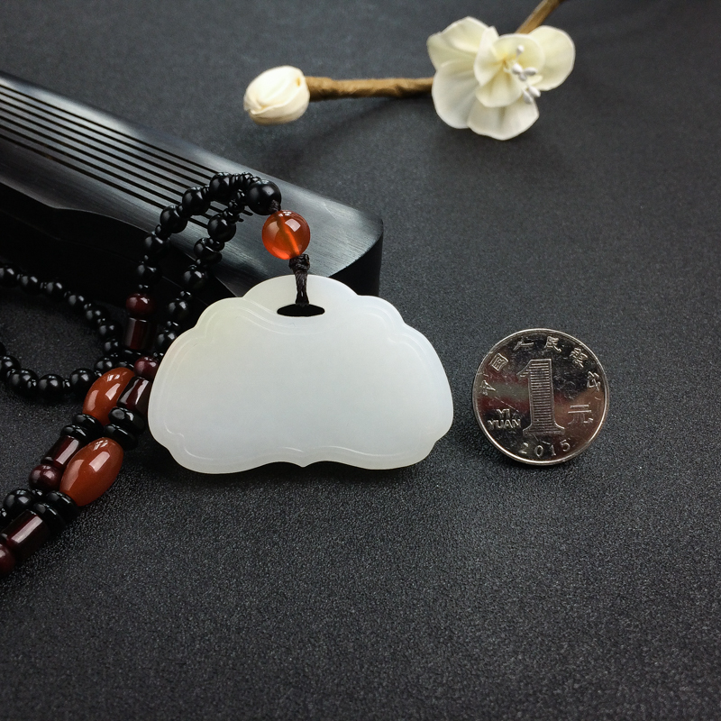 和田白玉平安锁吊坠-红掌柜