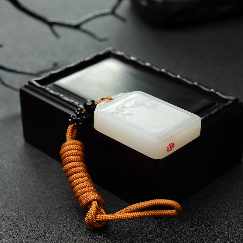 羊脂白玉吊坠-红掌柜