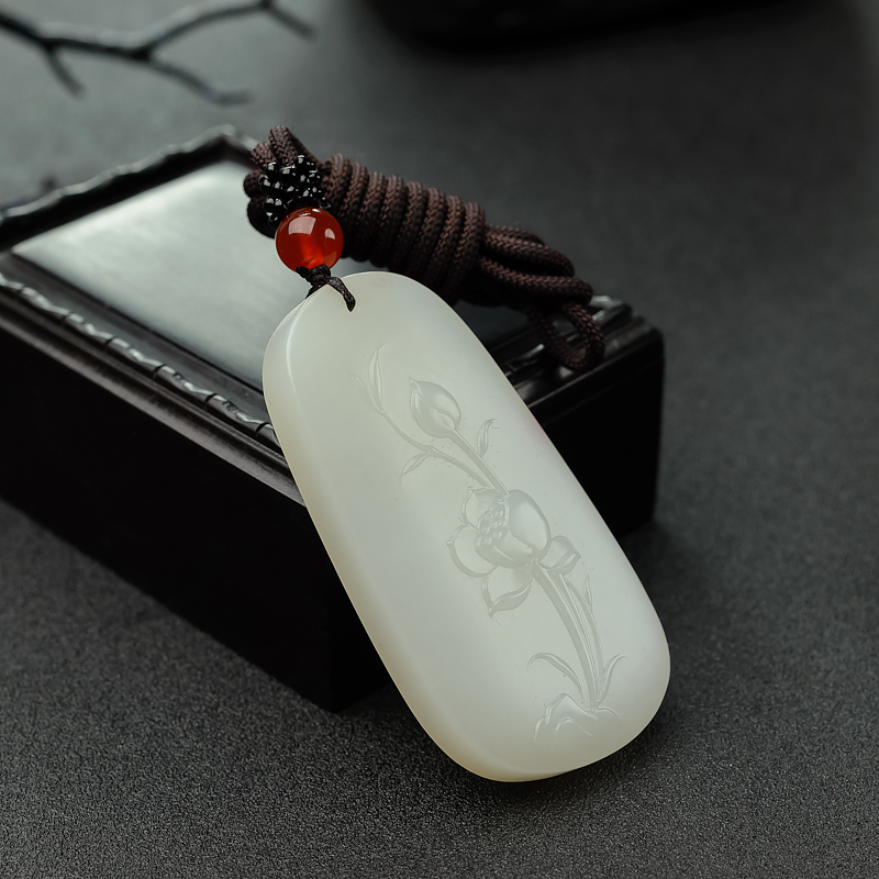 羊脂白玉山料莲花吊坠-红掌柜