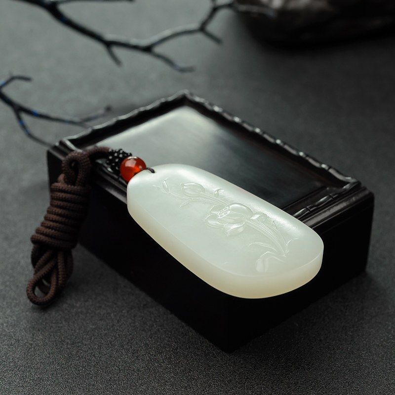 羊脂白玉吊坠-红掌柜