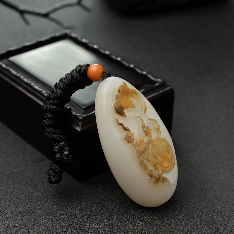 和田玉山料双喜临门吊坠-红掌柜