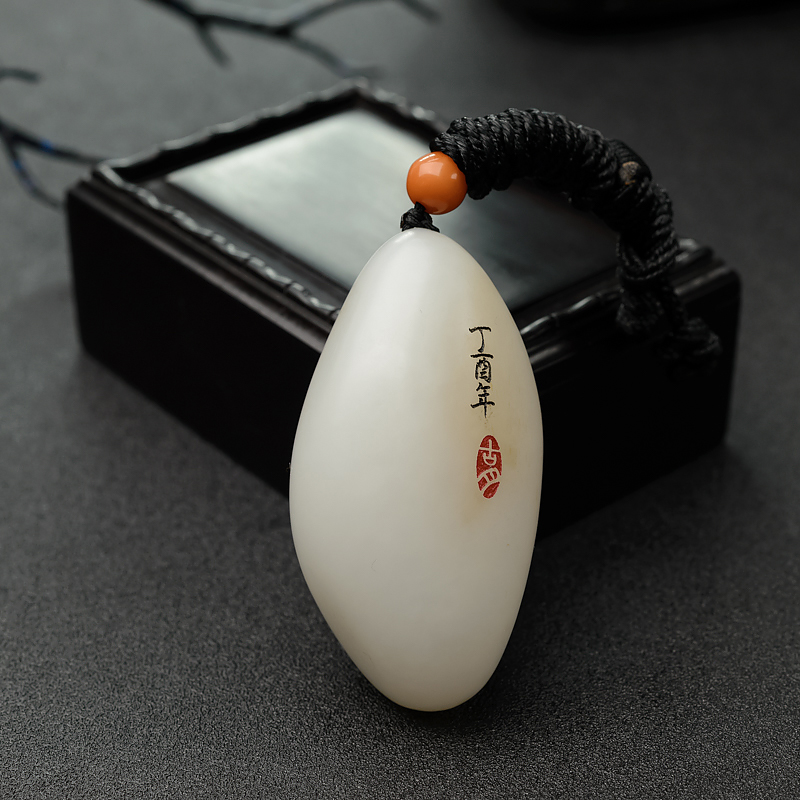 和田玉双喜临门吊坠-红掌柜