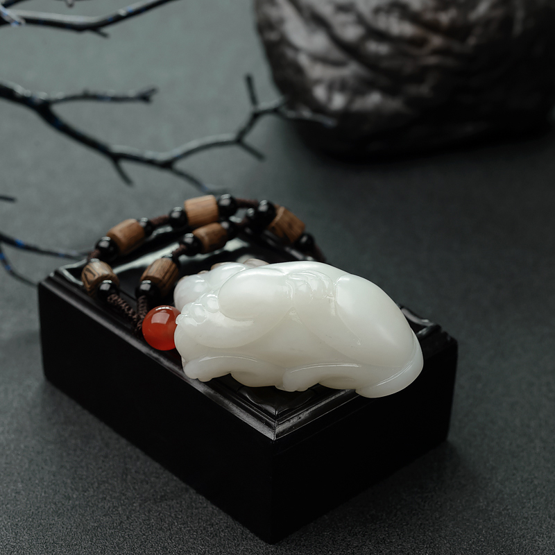 和田玉手把件-红掌柜