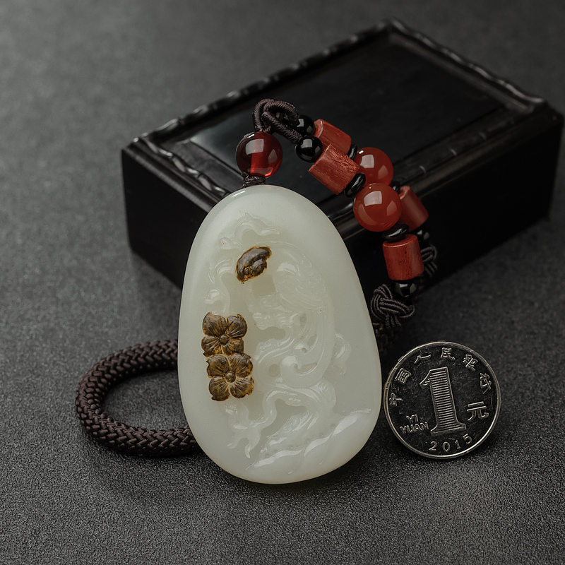 俄料俏色和田玉籽料手把件-红掌柜