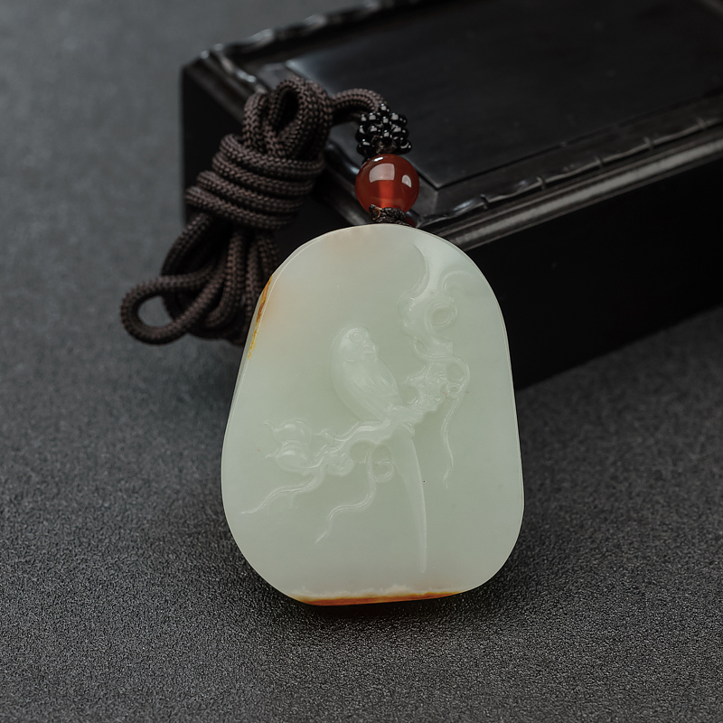 新疆和田青白玉山流水料喜上眉梢吊坠-红掌柜