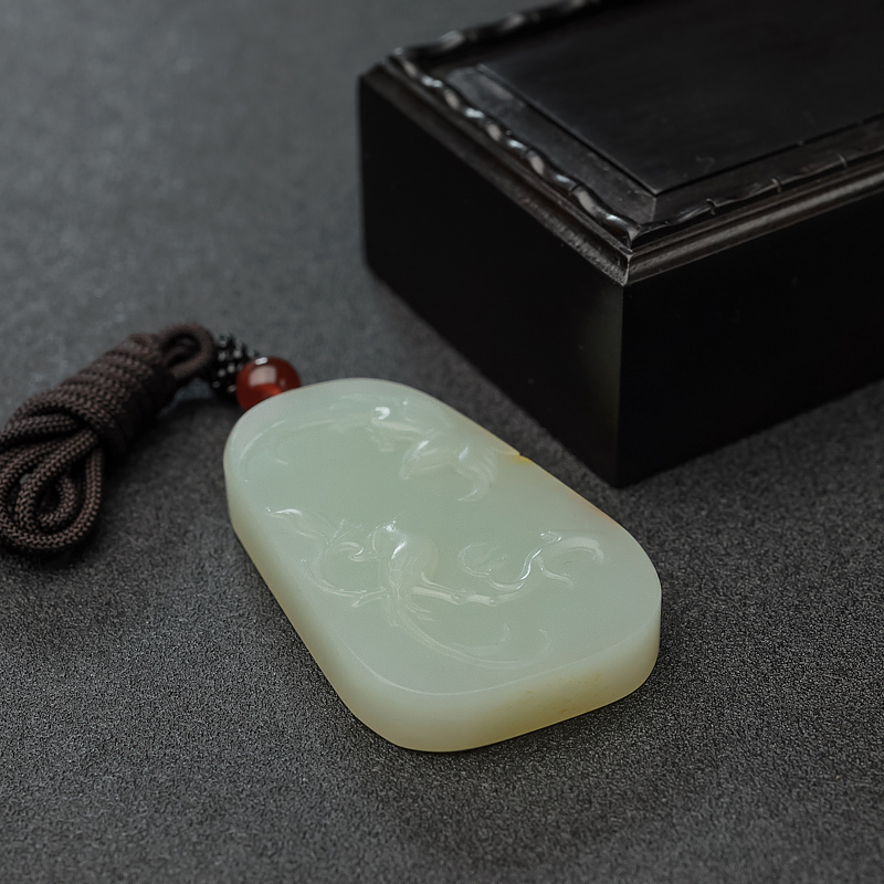 青白玉吊坠-红掌柜