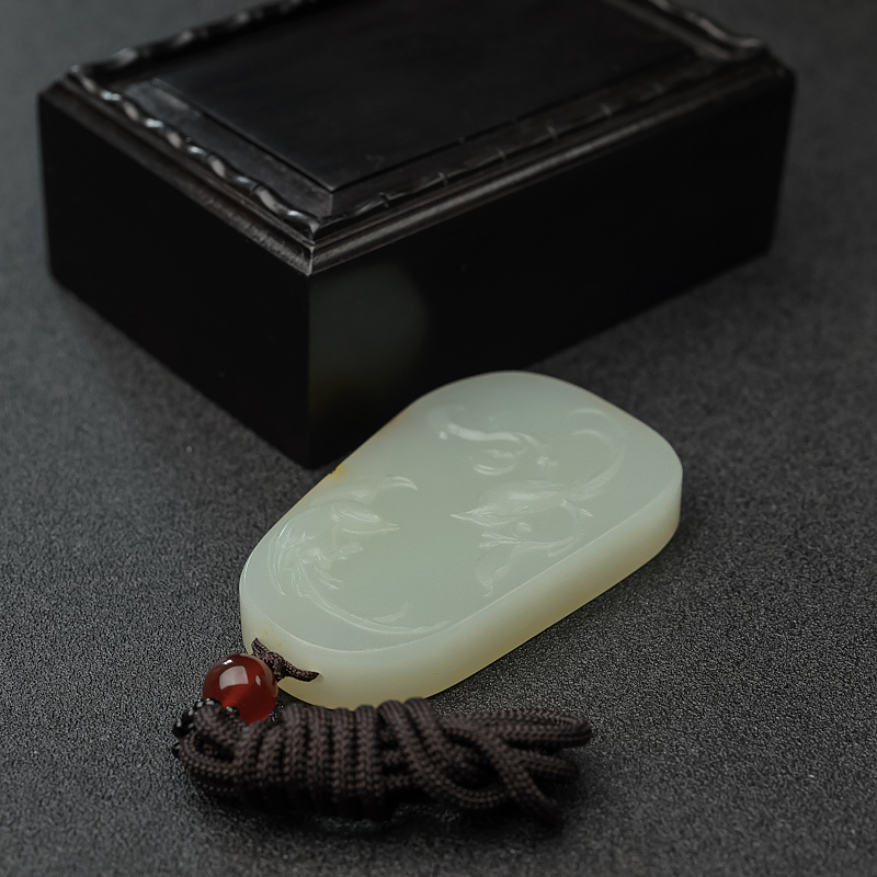 新疆和田青白玉双喜临门吊坠-红掌柜