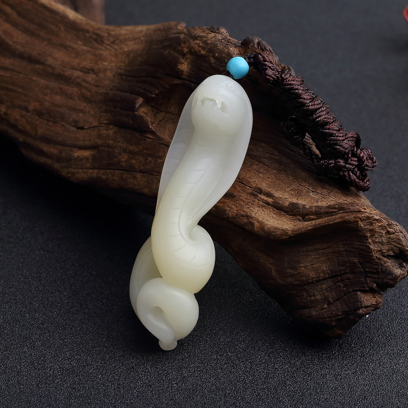 俏色和田玉山料眼镜蛇吊坠-红掌柜