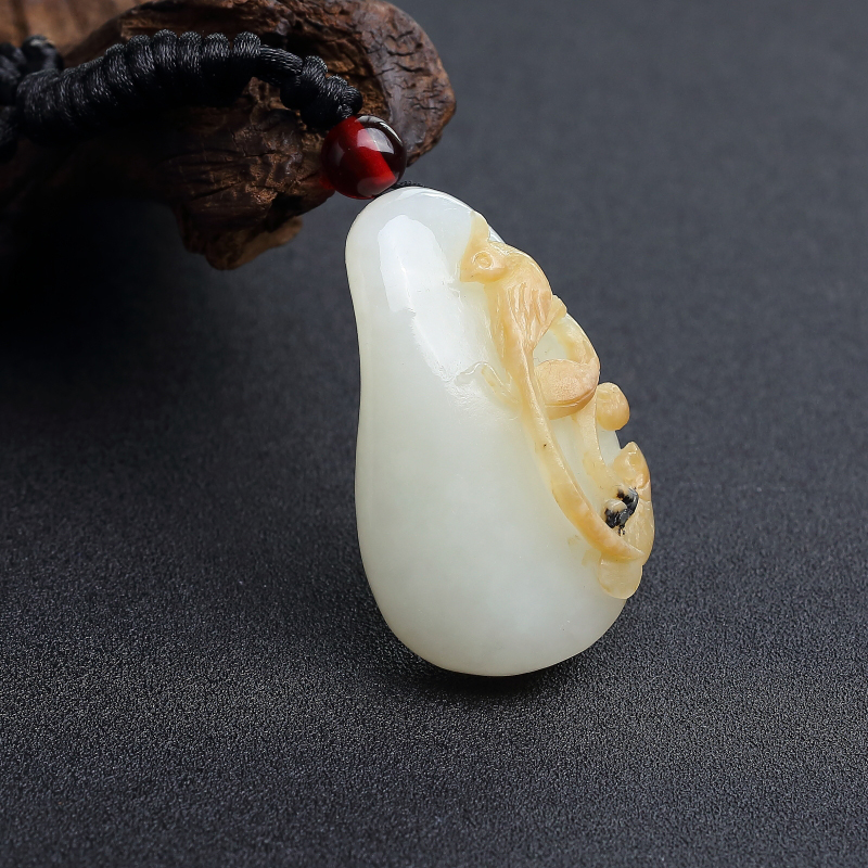 俏色和田玉山料平安如意吊坠-红掌柜