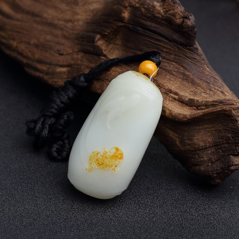 俄料和田玉吊坠-红掌柜