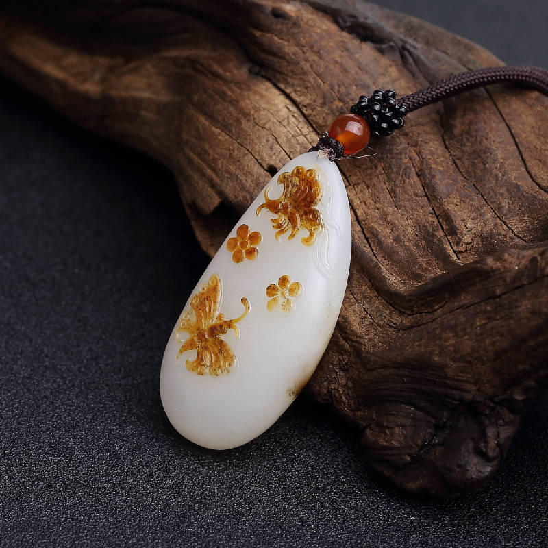 俄料和田玉山料蝶恋花吊坠-红掌柜