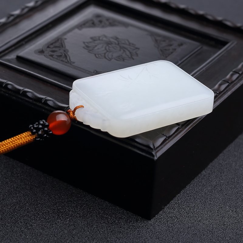 和田羊脂玉蝶恋花吊坠-红掌柜