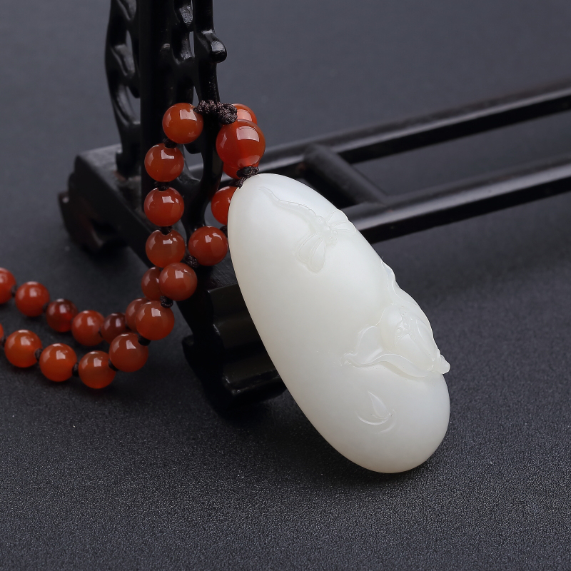 和田羊脂白玉山料一品清廉吊坠-红掌柜
