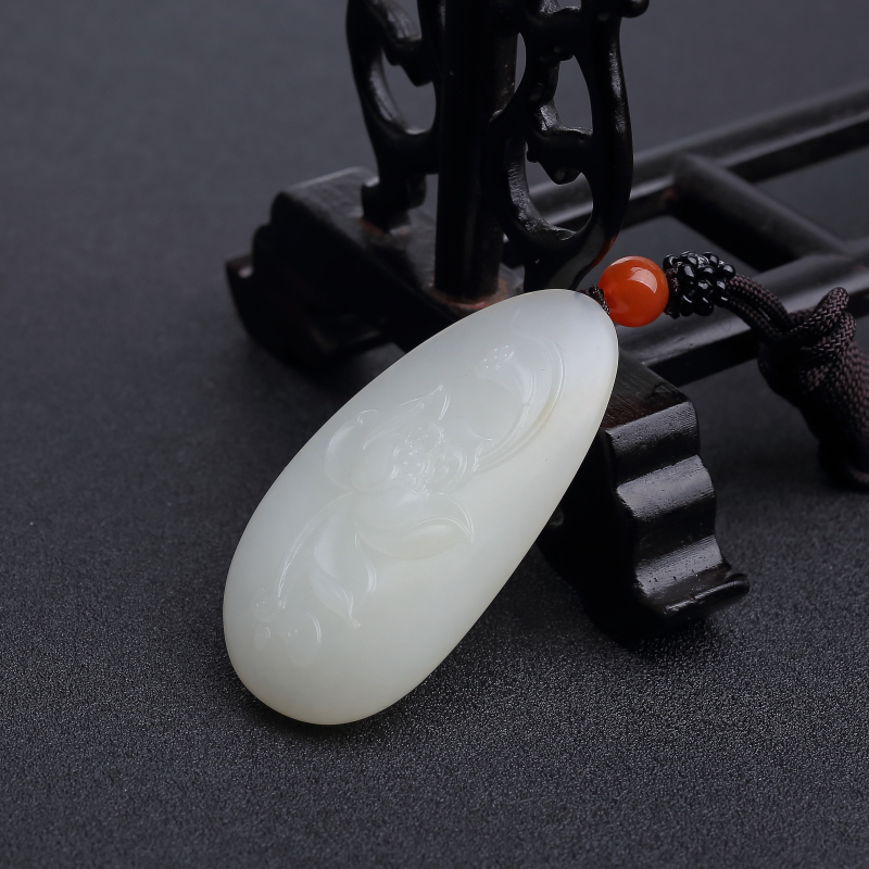 和田羊脂白玉山料一品清廉吊坠-红掌柜