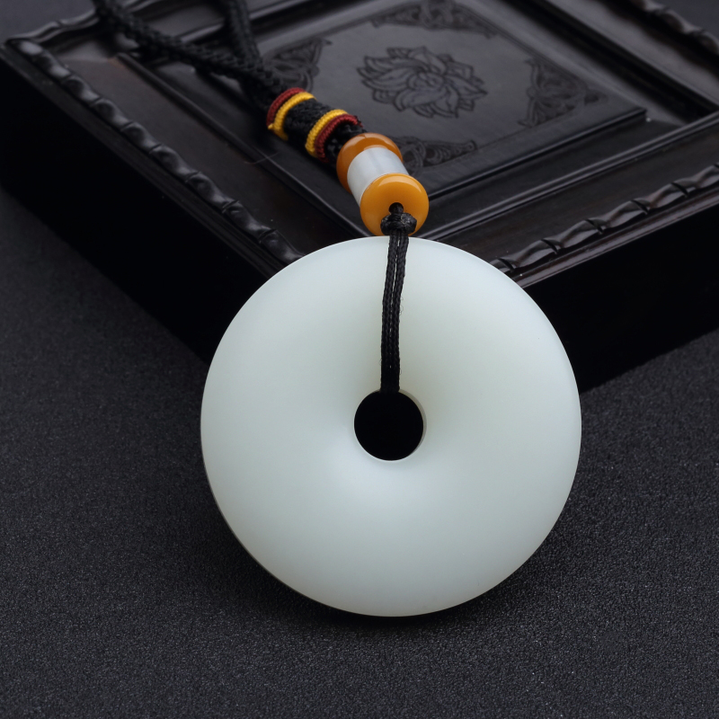 和田青白玉山料吊坠-红掌柜