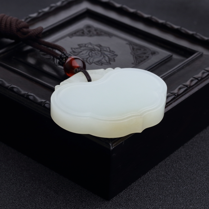 天然和田青白玉山料平安锁吊坠-红掌柜