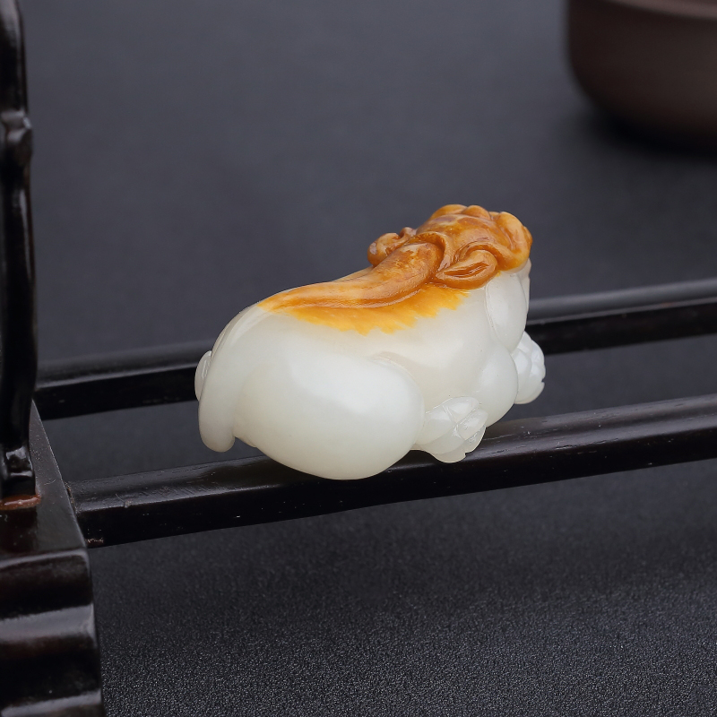 和田玉山料貔貅吊坠-红掌柜